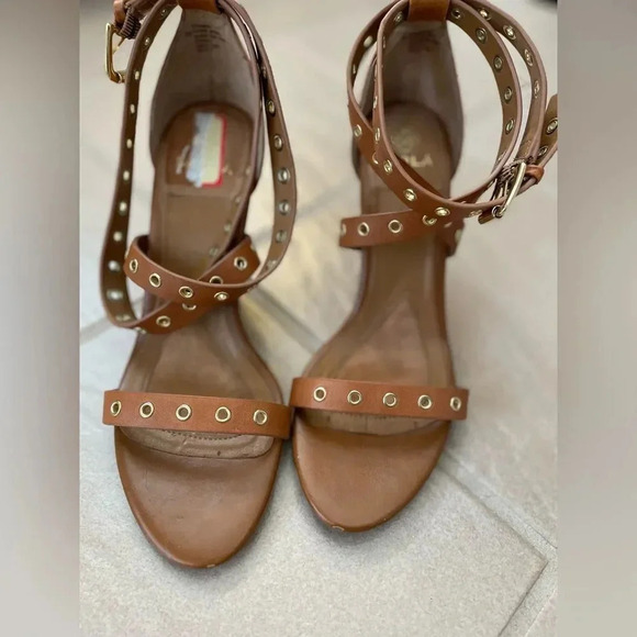 ISOLA DAMAR BROWN HEELED SANDAL WRAP AROUND STRAPS WITH GROMMET DETAIL SIZE 7.5 - Picture 9 of 15